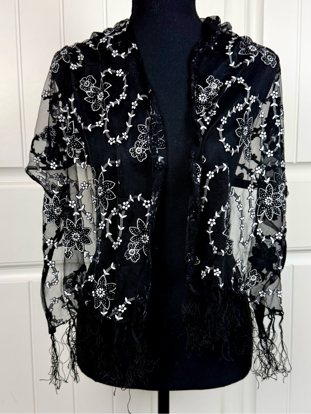 Vintage Black Sheer Floral Lace Fringe Wrap Scarf Shawl.